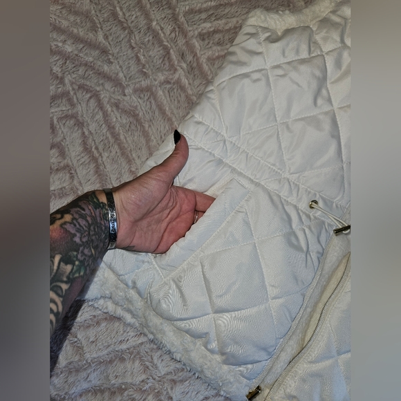 Forever21 faux fur vest - Picture 7 of 8